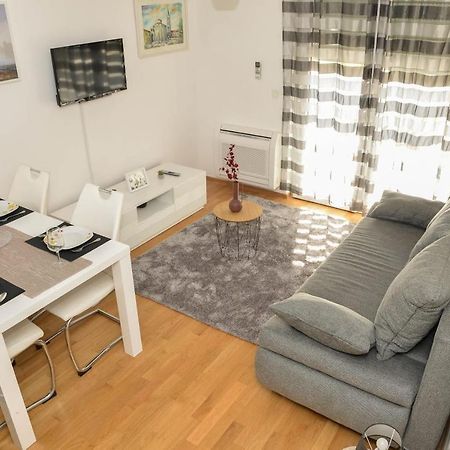 Apartment Leon Sa Privatnim Parkingom ザダル エクステリア 写真