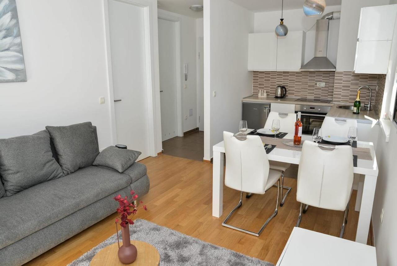 Apartment Leon Sa Privatnim Parkingom ザダル エクステリア 写真