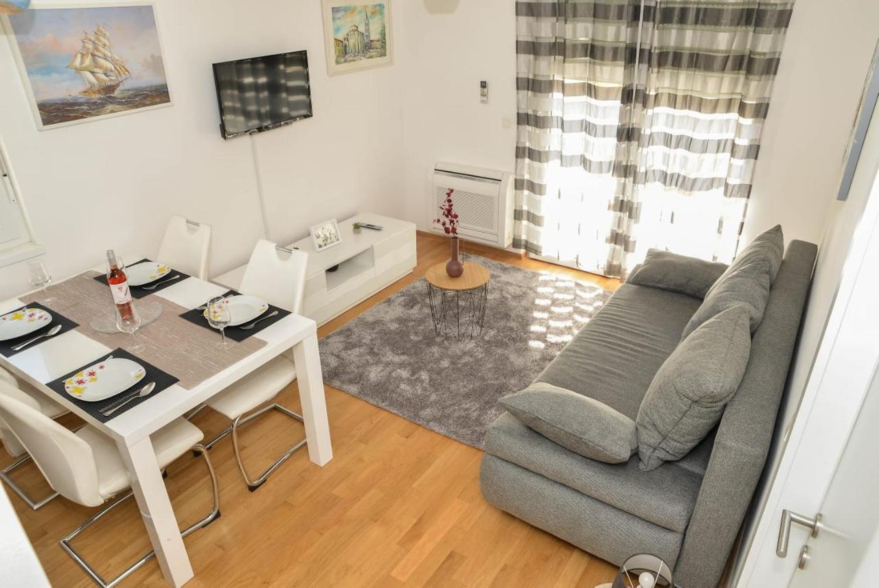 Apartment Leon Sa Privatnim Parkingom ザダル エクステリア 写真