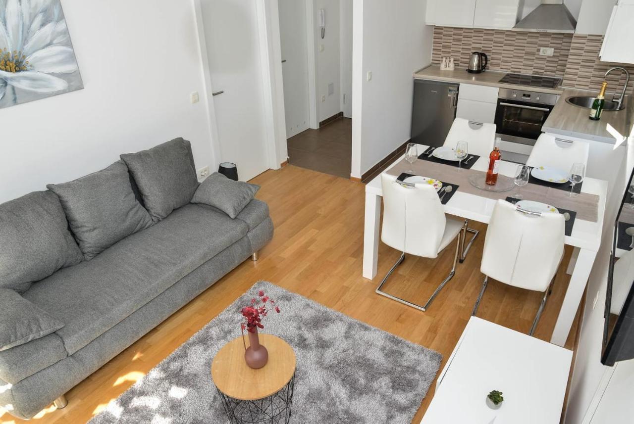 Apartment Leon Sa Privatnim Parkingom ザダル エクステリア 写真